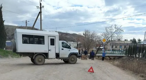 Новости Крыма - Взорвавшийся телефон спас жизнь автомеханику