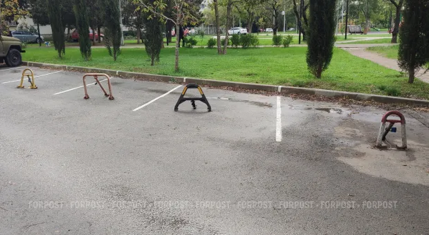 Новости Севастополя - Севастопольские общественники отремонтировали памятник подводнику Нечаеву