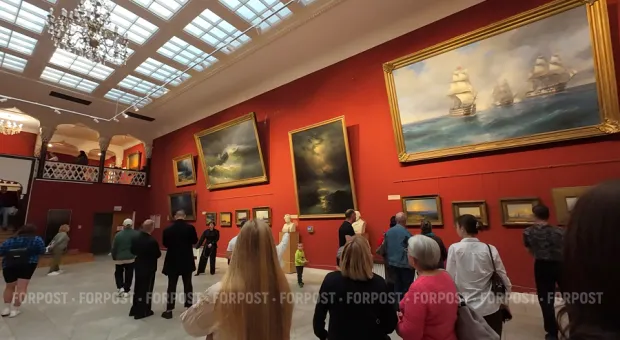 Новости Крыма - За нападение на памятник Вежливым людям в Крыму могут возбудить уголовное дело