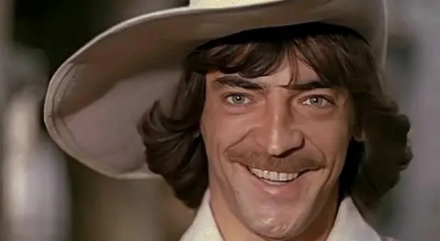 Мировые новости - «Как альпинисты лазают»: на Корчагина жители и волонтёры вместе поднимают жизнь из руин 