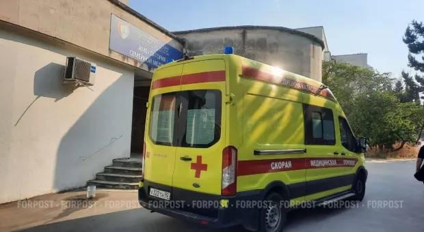 Новости Севастополя - В Таиланде задержали пьяного монаха в парике с вооружённой женщиной