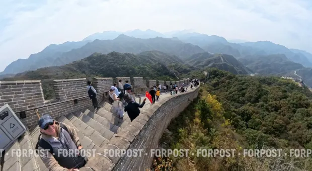 Великая Китайская стена, небоскрёбы Пудуна и робот-продавец — фоторепортаж ForPost