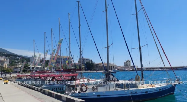 Новости Крыма - Женщина упала с лестницы на круизном лайнере и получила за это сотни тысяч долларов