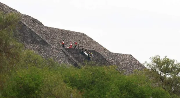 Мексиканец открыл огонь по туристам на пирамиде древней цивилизации