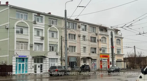 Суд запретил вести бизнес в самострое в Севастополе