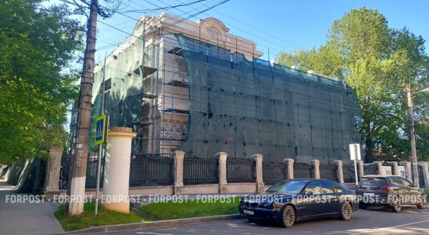 Как идёт реставрация здания бывшего офицерского собрания в Крыму