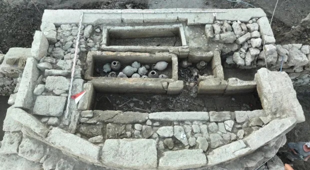 Как погребальные урны в херсонесском некрополе стали загадкой для археологов
