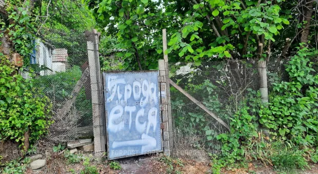 «Батьку услышали»: россияне скупают пустующие дома в Белоруссии 