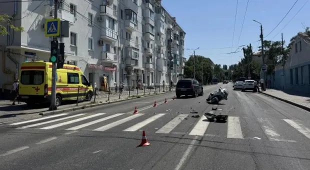 Новости Севастополя - В центре Севастополя авто и мотоцикл не поделили дорогу 