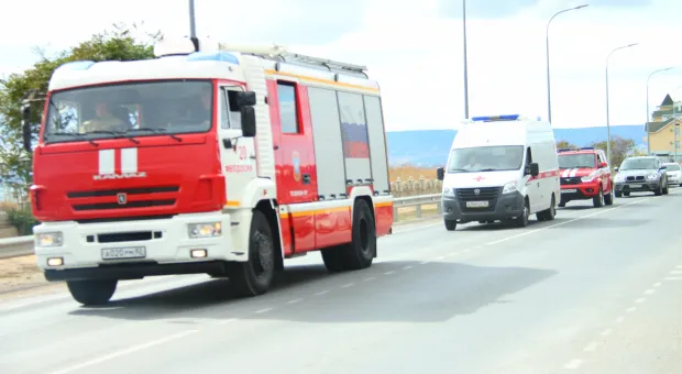 Севастопольские спасатели у Феодосии разминируют «Жан Жорес» 
