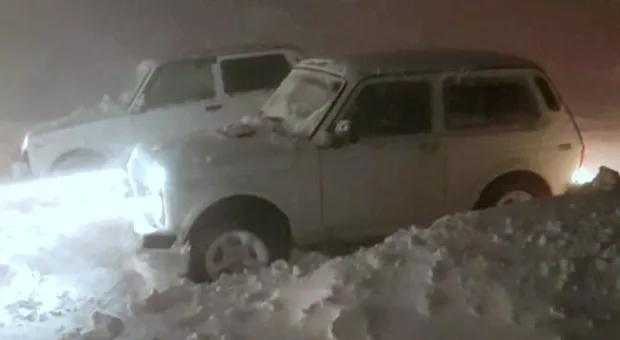 100 автомобилей стали заложниками лавины на Ай-Петри 