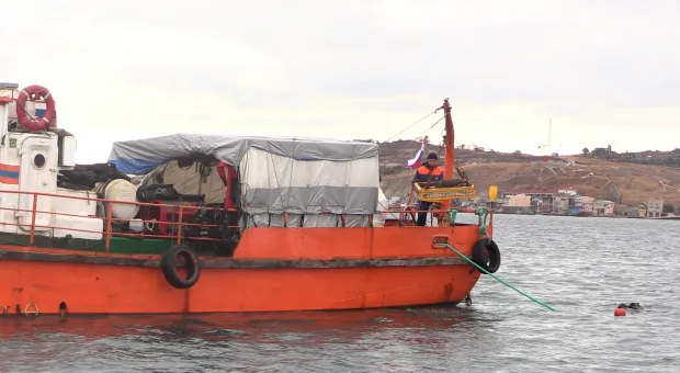 Севастопольские спасатели у Феодосии разминируют «Жан Жорес» 