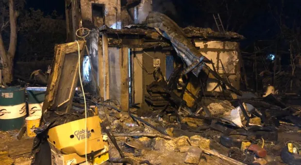 Семье из сгоревшего в Севастополе дома помог спастись сосед 