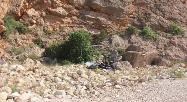 Геолог предсказал обрушение скального массива над пляжем Васили в Севастополе