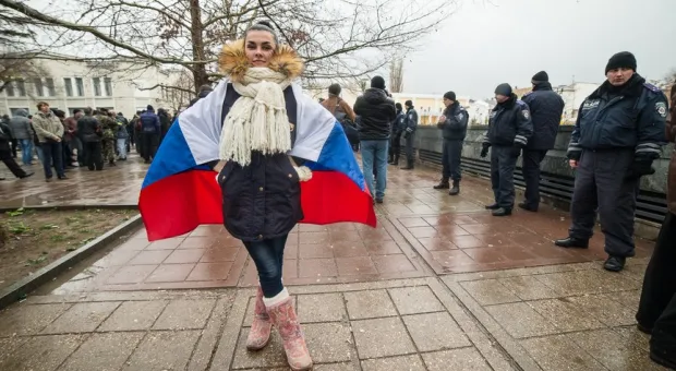 Сегодня в Крым пришла Россия и с нею Вежливые люди