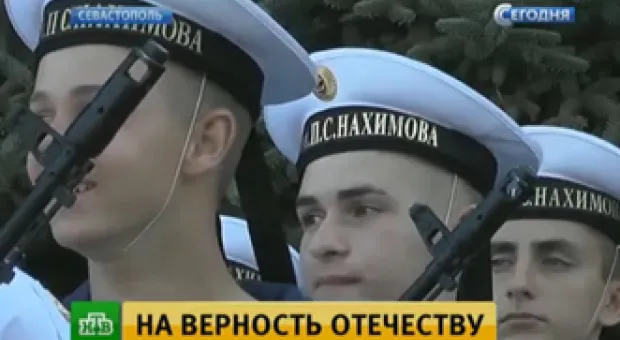 Новости Севастополя - В Севастополе 13-летнюю москвичку "прокатило" волной по скале - девочка в больнице
