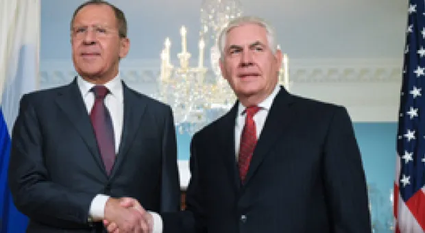 Лавров напомнил Тиллерсону о незаконности нахождения США в Сирии