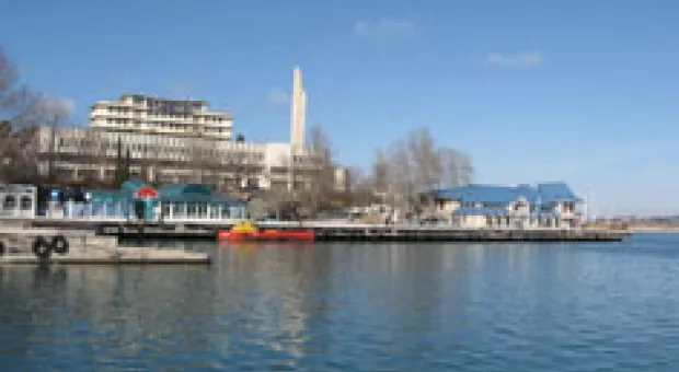 Новости Севастополя - В Севастополе украинские моряки отработали приемы водолазных спусков с борта корабля