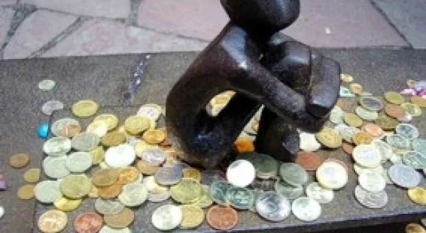 Новости Севастополя - Партия Регионов развесила в Севастополе агитационные листовки против Тимошенко (фото)