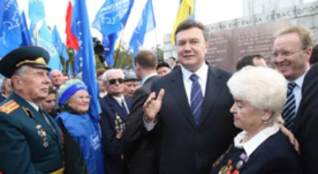 Новости Севастополя - Саженцы винограда и джинсы пытались незаконно ввезти в Россию на поезде «Севастополь-Москва»