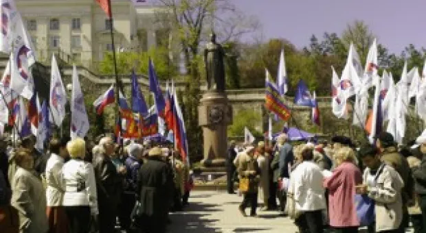 Новости Севастополя - Трогательное спасение дворняжки в центре Севастополя