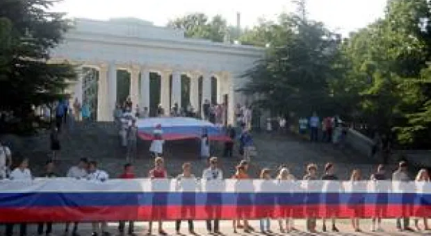 Новости Севастополя - Под Севастополем сотрудник заправки облил бензином женщину-водителя, ее детей и машину