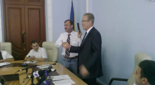 Новости Севастополя - Валерий Саратов подтвердил информации о том, что предыдущие руководители СГГА своими распоряжениями «уводили» землю, в том числе и у ЧФ РФ