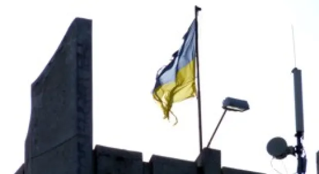 Новости Севастополя - 28 ноября активисты ОО «Развитие Севастополя» убрали от мусора часть территории на мысе Хрустальном возле обелиска в честь города-героя Севастополя
