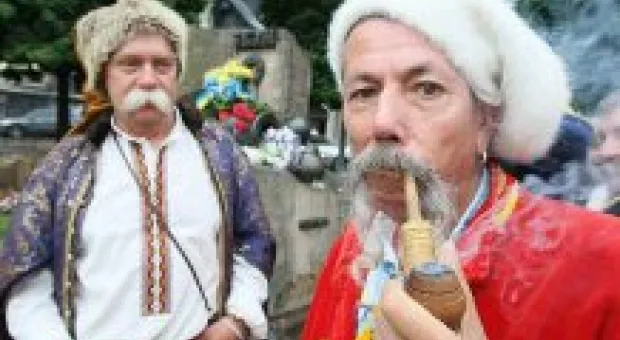 Мировые новости - В Москве звезда фильма "Секс по дружбе" Мила Кунис препиралась с журналисткой по-русски (видео)