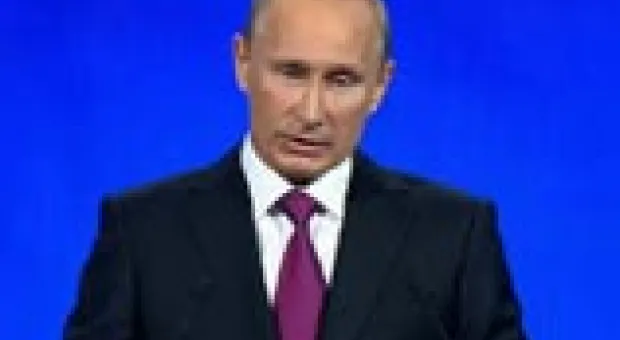 Медведев предложил кандидатуру Путина на пост президента страны, а
Путин попросил Медведева возглавить список "Единой России". Президент согласился