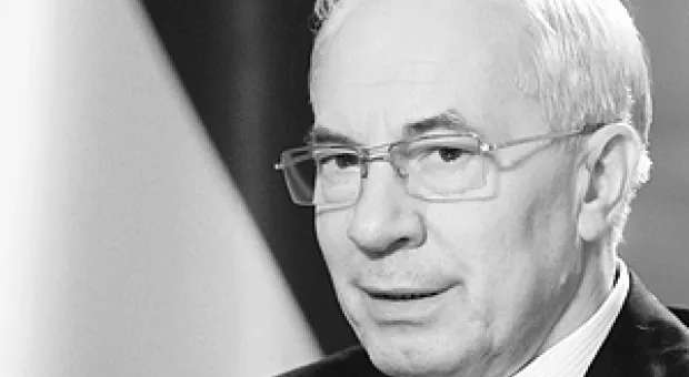 Мировые новости - Азаров: НБУ принял правильное решение. Обращение доллара в стране должно быть ограничено