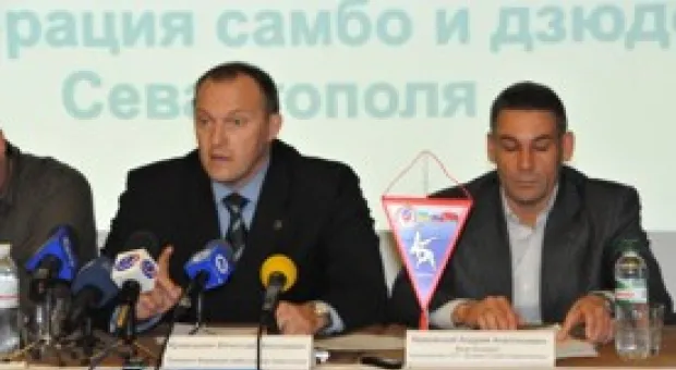 Новости Севастополя - Пешехода давили на «зебре» троллейбусом, мопедист таранил припаркованный автомобиль, трое погибших в одном ДТП: эти и другие происшествия на дорогах Севастополя за ушедшую неделю