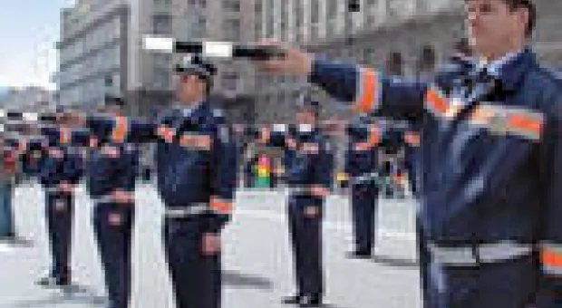 Мировые новости - В Лукъяновском СИЗО тюремщики зарабатывают по 6 миллионов в месяц, передавая зекам мобилки
