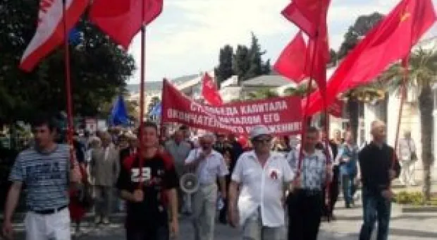 Мировые новости - Милиция в Донецке накануне Евро-2012 проверила на болельщиках электрошокеры
