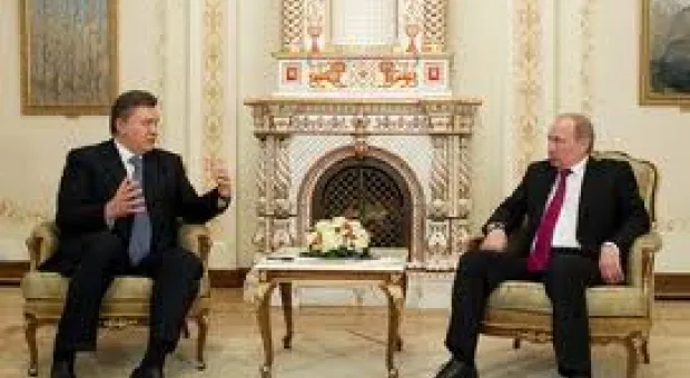 Мировые новости - Азаров на заводе вызвал хохот рабочих, рассказывая, сколько они зарабатывают