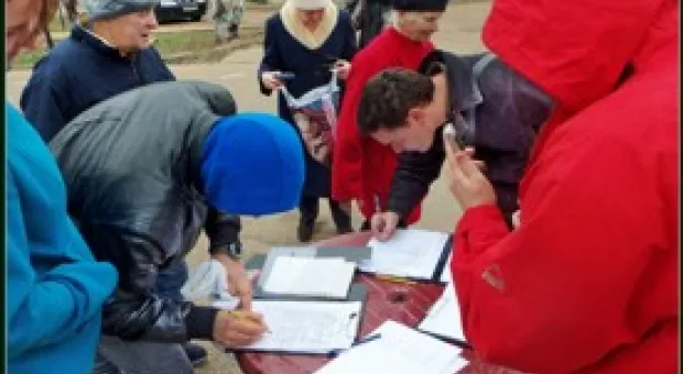 Новости Севастополя - День Соборности в Ульяновских дворах. Хроника противостояния скандальной застройке