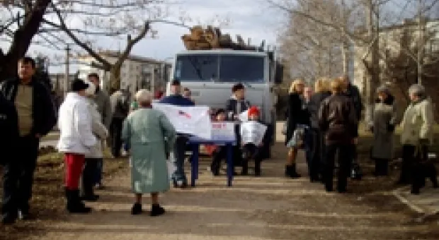Севастопольские общественники стали грудью, чтобы предотвратить заезд техники на строительный объект