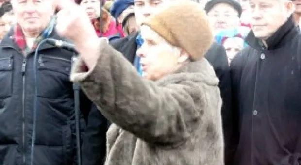 Новости Севастополя - В Севастополе тоже рисуют Азарова и Януковича с «индийской бинди» на лбу