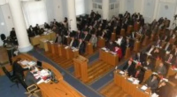 Горсовет Севастополя сменил одного депутата