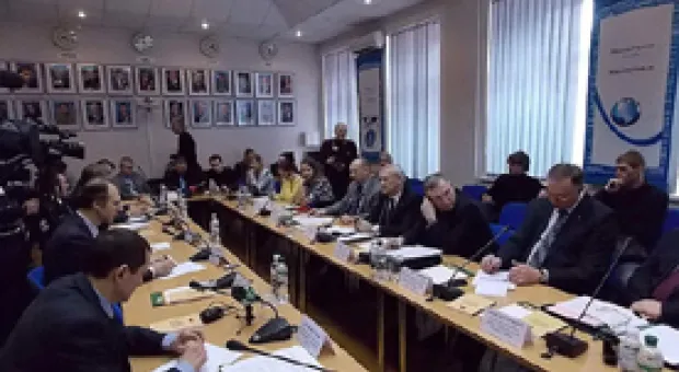 Мировые новости - На Украине водителей с 15 апреля обяжут ездить днем с включенными фарами