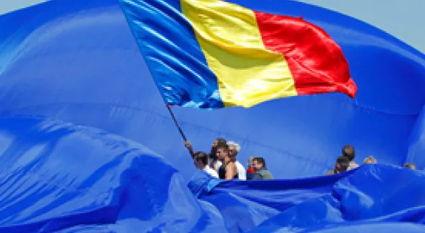 Мировые новости - Россиянам показывают рекламу, где смывают "украинский флаг" в унитаз