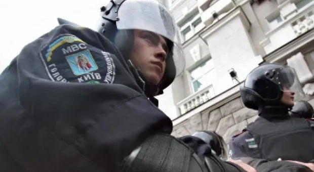 Мировые новости - В Греции установлен "день тишины", однако на улицах Афин продолжаются волнения