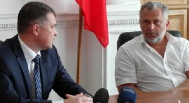 Новости Севастополя - Документы на стол! Перечень сведений, которые обязаны предоставлять управляющие компании по первому требованию жителей многоквартирных домов