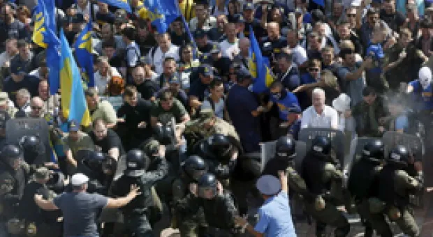 Мировые новости - Рада предварительно одобрила изменения в Конституцию по децентрализации власти