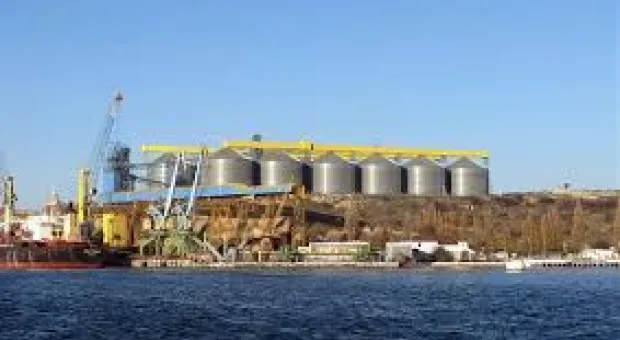 Новости Севастополя - Сотрудники МЧС обезвредили полутонную авиабомбу, которую обнаружили при строительстве ТЭС-2