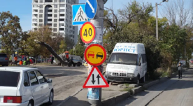 Новости Севастополя - Дневник участника Крымской войны и другие раритеты: в Севастополе в Морской библиотеке открылась выставка редких книг