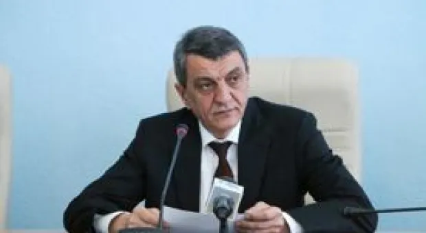 Новости Севастополя - В Севастополе водитель на «Мерседесе» снес дерево, объезжая пешехода