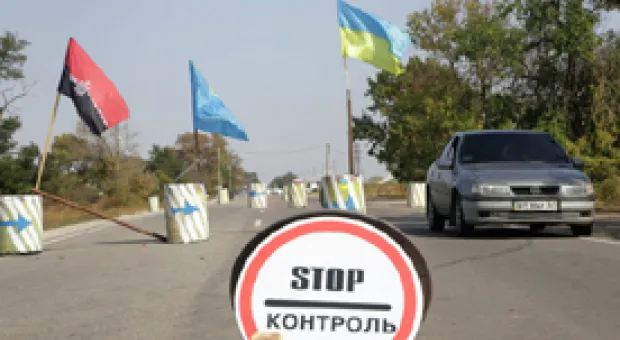 Мировые новости - В Севастополе ветром валило деревья, ломало балконы и обрывало провода