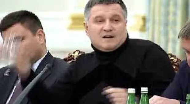 Аваков опубликовал видео запуска стакана по Саакашвили