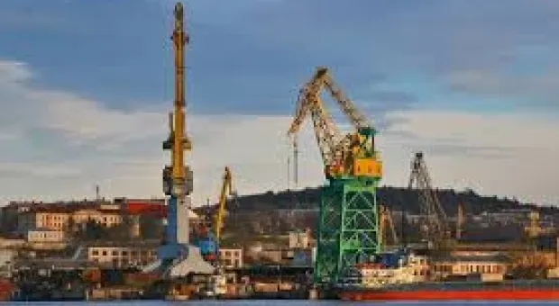 Новости Севастополя - В Севастополе ищут компанию для зачистки телефонных будок